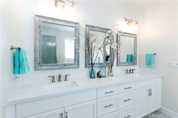 Bathroom, Dual Sink Vanities, Interior
