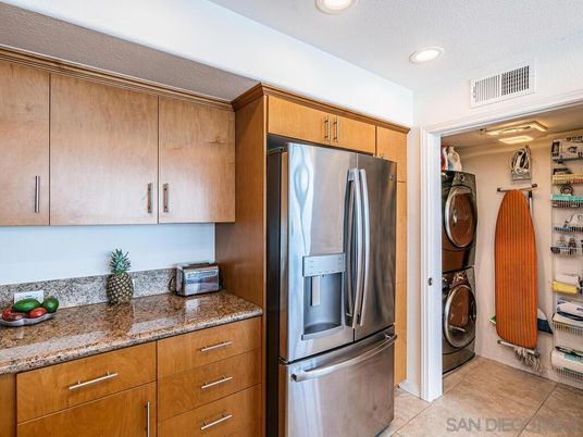 Interior, Kitchen, Recessed Lighting, Washer