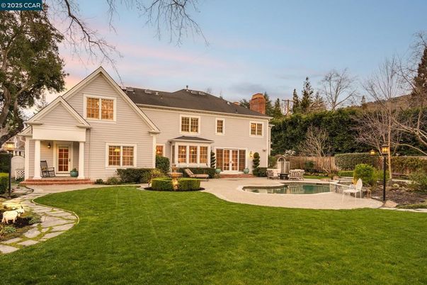 Backyard, Exterior, Facade, Pool, Farmhouse
