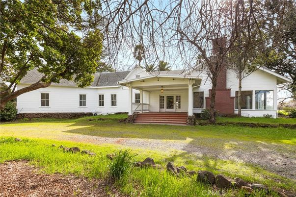 Backyard, Exterior, Facade, Farmhouse