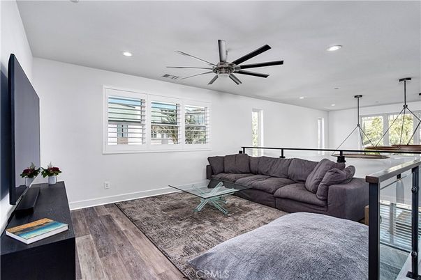 Interior, Living room, Pendant Lights, Recessed Lighting, Wood Texture Flooring