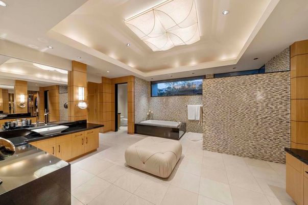Bathroom, Dual Sink Vanities, Interior, Recessed Lighting
