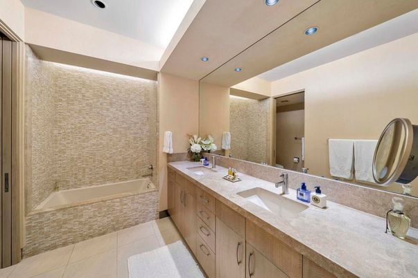 Bathroom, Dual Sink Vanities, Interior, Recessed Lighting