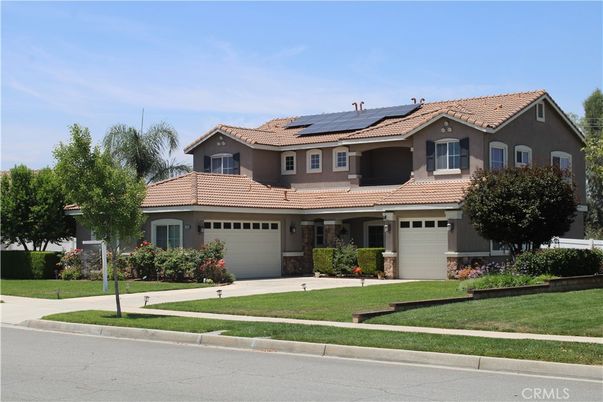 Attached, Exterior, Facade, Solar Panels, Mediterranean