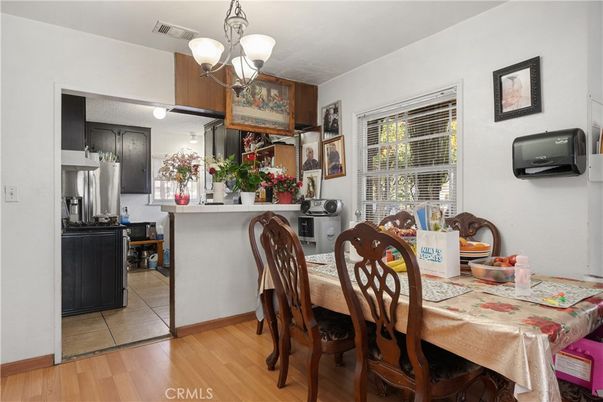 Chandelier, Dining room, Interior, Kitchen, Wood Texture Flooring