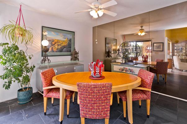 Dining room, Interior