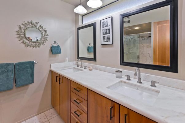 Bathroom, Dual Sink Vanities, Interior