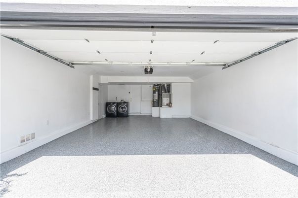 Garage, Interior, Washer