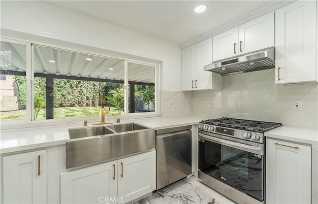 Interior, Kitchen, Marble, Recessed Lighting, Stainless Steel Appliances
