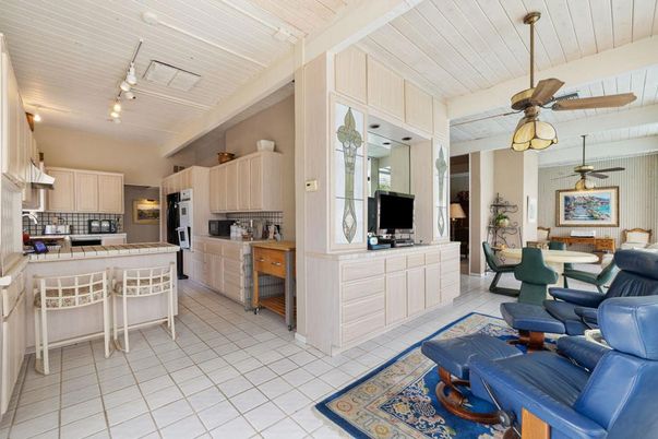 Dining room, Interior, Kitchen, Living room, Stainless Steel Appliances