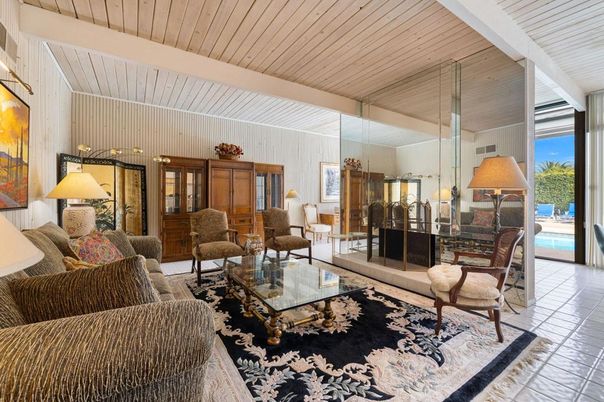 Fireplace, Interior, Living room