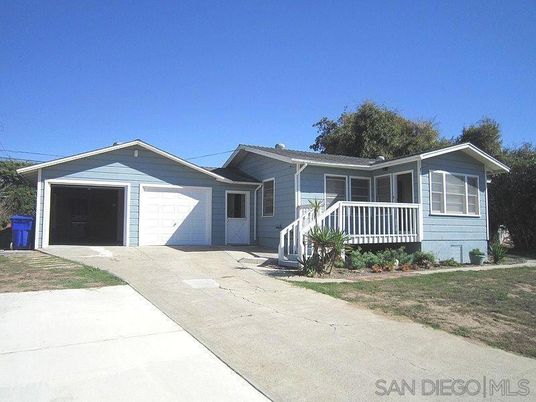 Attached, Exterior, Facade, Ranch