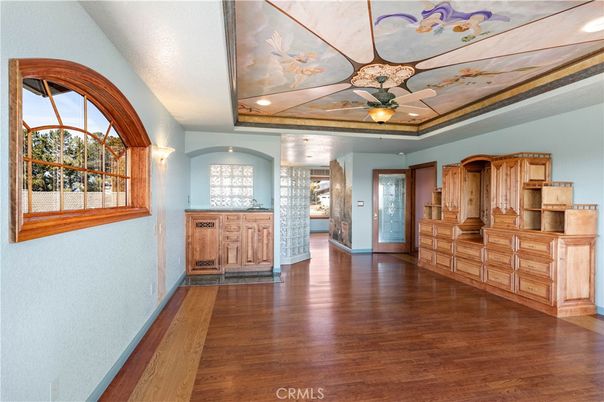 Interior, Recessed Lighting, Wood Texture Flooring