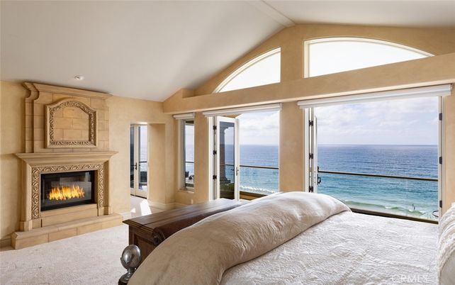 Bedroom, Fireplace, Interior, Recessed Lighting, Water