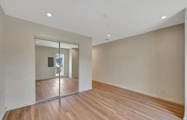 Empty room, Interior, Recessed Lighting, Wood Texture Flooring