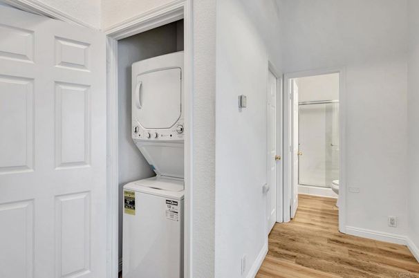 Interior, Utility Closets, Washer, Wood Texture Flooring