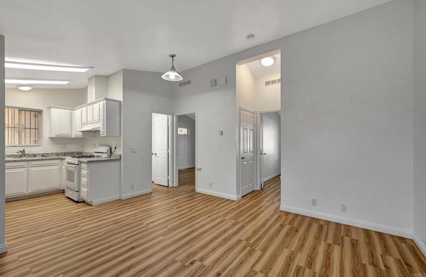 Interior, Kitchen, Pendant Lights, Wood Texture Flooring