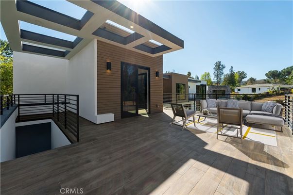 Exterior, Wood Texture Flooring