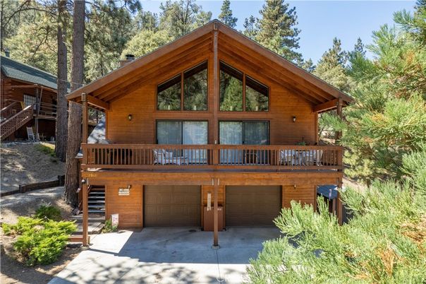 Attached, Exterior, Facade, Log Home
