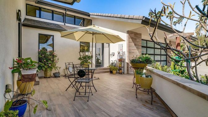 Exterior, Wood Texture Flooring