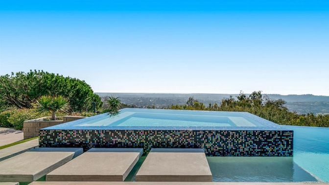 Exterior, Pool, Water