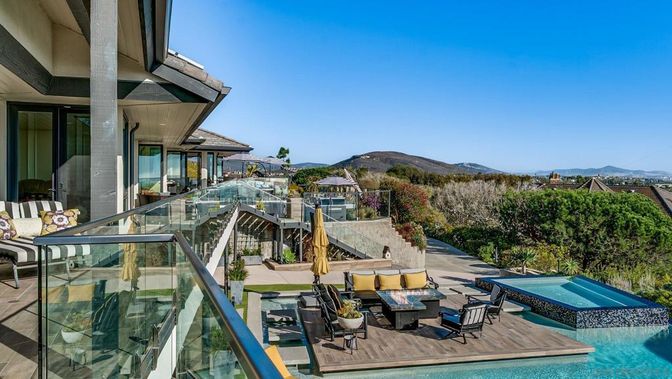 Exterior, Pool, Other