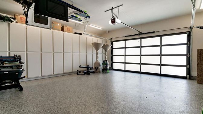 Garage, Interior