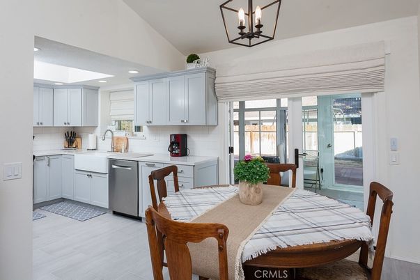 Dining room, Interior, Kitchen, Pendant Lights, Recessed Lighting, Wood Texture Flooring