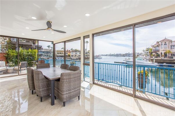 Exterior, Interior, Pool, Recessed Lighting, Water