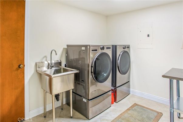 Interior, Washer