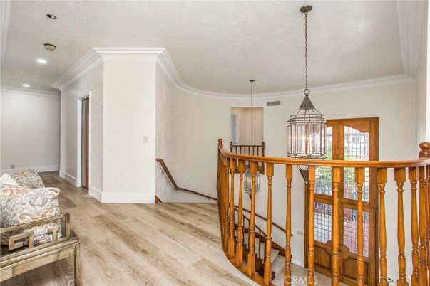 Interior, Pendant Lights, Recessed Lighting, Wood Texture Flooring