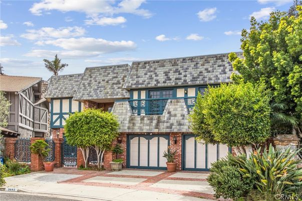 Attached, Exterior, Facade, Brick Facade, Tudor Revival