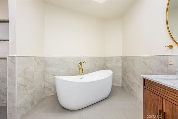 Bathroom, Free Standing Baths, Interior