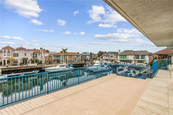 Exterior, Lake, Pool
