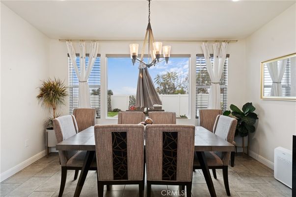 Chandelier, Dining room, Interior, Pendant Lights