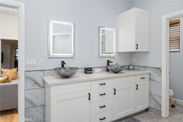 Bathroom, Dual Sink Vanities, Interior
