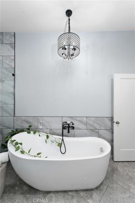 Bathroom, Free Standing Baths, Interior, Pendant Lights