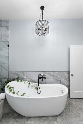 Bathroom, Free Standing Baths, Interior, Pendant Lights