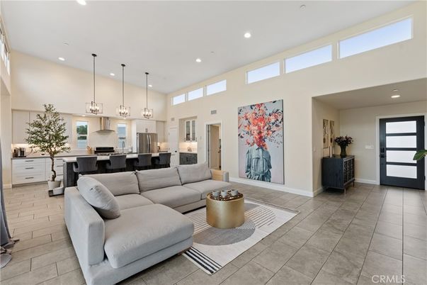 Interior, Kitchen, Living room, Pendant Lights, Recessed Lighting, Stainless Steel Appliances