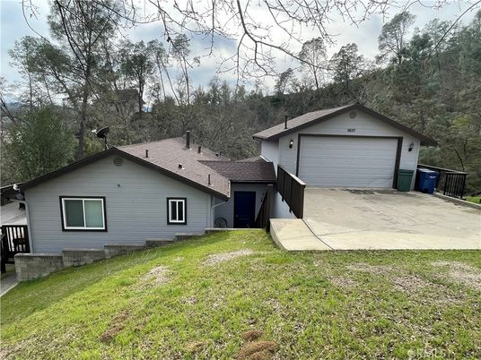 Backyard, Detached Garage, Exterior