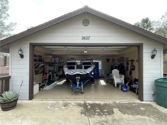 Exterior, Garage