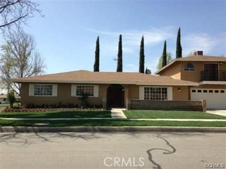 Attached, Exterior, Facade, Ranch