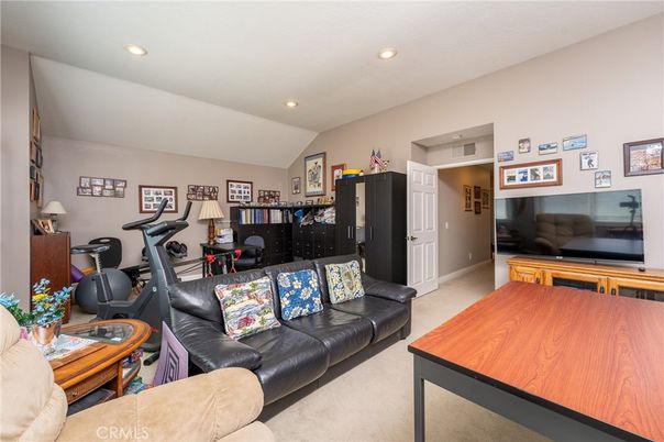 Fitness Equipment, Interior, Living room, Recessed Lighting