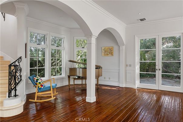 Interior, Piano, Recessed Lighting, Wood Texture Flooring