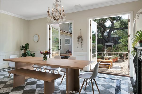 Chandelier, Dining room, Interior