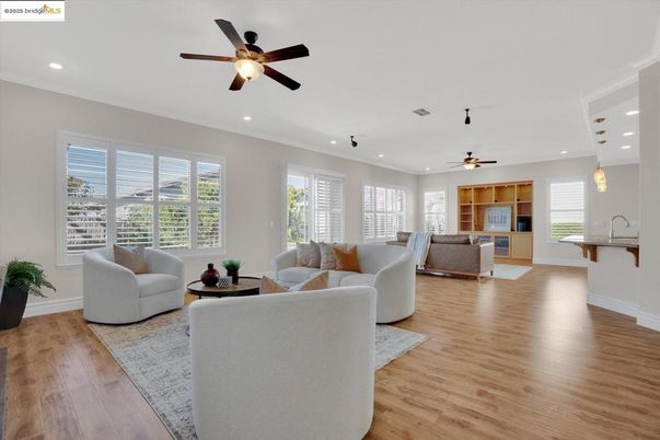 Interior, Living room, Pendant Lights, Recessed Lighting, Wood Texture Flooring