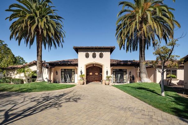 Backyard, Exterior, Facade, Mediterranean