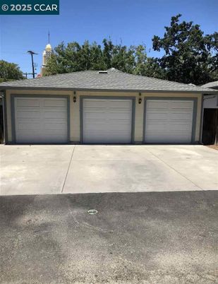 Detached Garage, Exterior