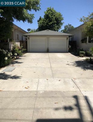 Detached Garage, Exterior
