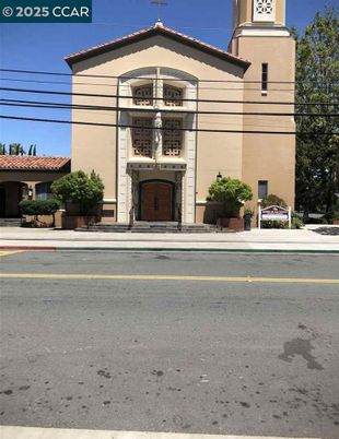 Exterior, Facade, None